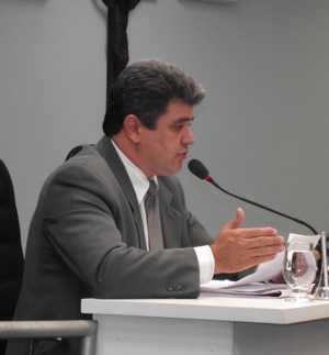 Câmara de Divinópolis recebe pedido de cassação do vereador Rodyson do Zé Milton (PSDB) vereador marquinhos clementino